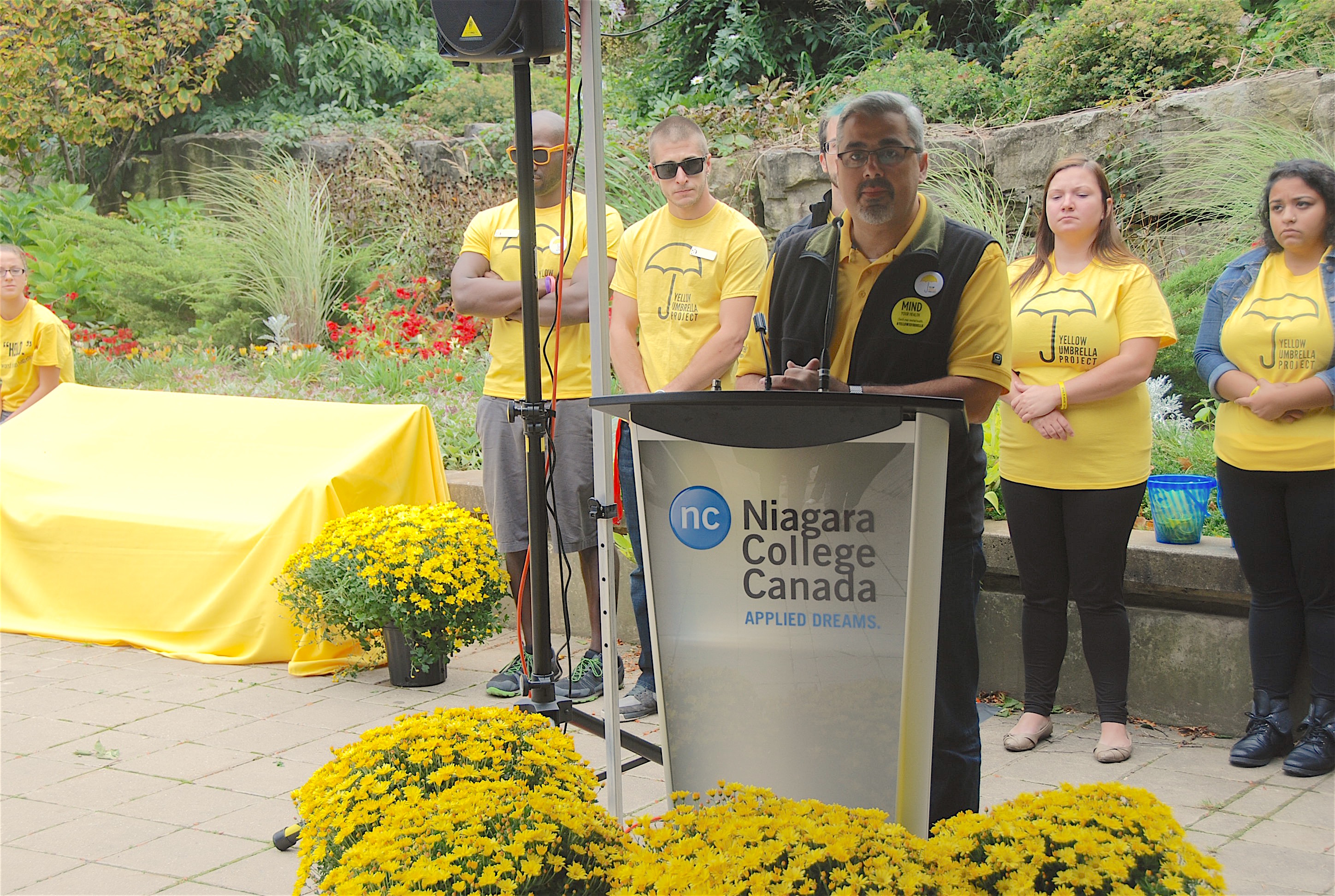 #YellowIsForHello | The Friendship Bench | Niagara College